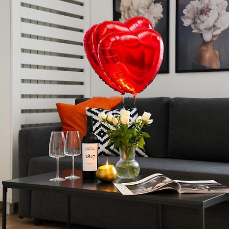 Maria - Modern Apartment With Parking And Workspace Bucharest Luaran gambar