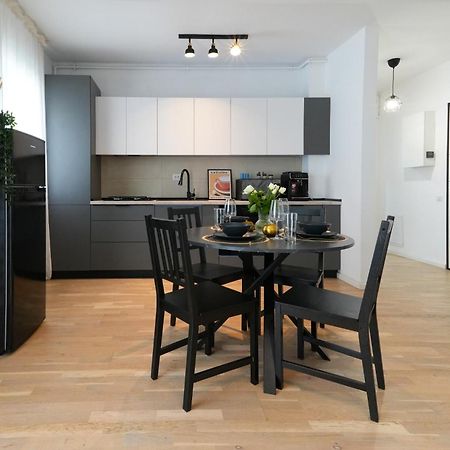 Maria - Modern Apartment With Parking And Workspace Bucharest Luaran gambar