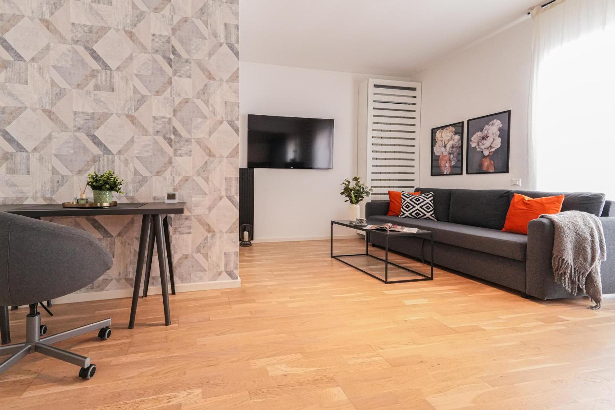 Maria - Modern Apartment With Parking And Workspace Bucharest Luaran gambar